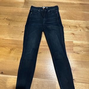 Ayr “the riser” psychic city